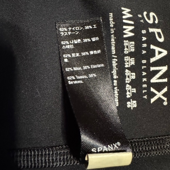 Spanx Every Wear Knockout Leggings M - Picture 8 of 8
